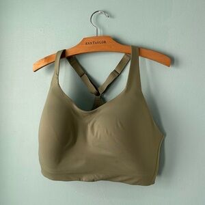 Athleta women’s adjustable racerback sports bra size 38DD in olive green